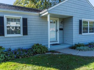 302 Walsh Ave, Newington, CT 06111