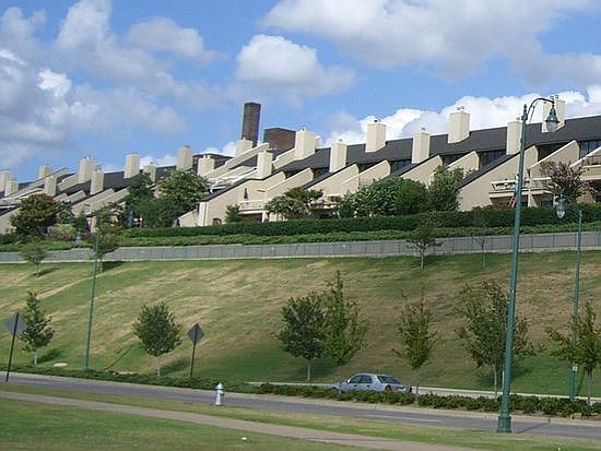 Exterior from Tom Lee Park