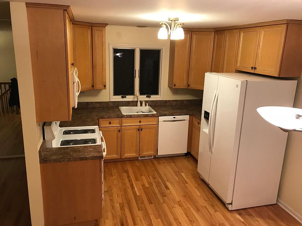 1st image of 28 W Wrightwood Ave