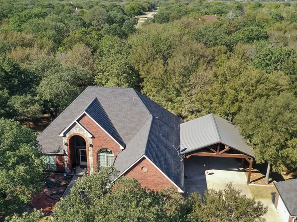 144 N Natural Spring Ln, Azle, TX 76020