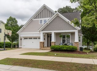 1676 Lake Glen Dr, Fuquay Varina, NC 27526