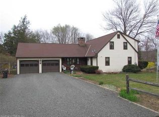 16 Wooster Rd, Tariffville, CT 06081