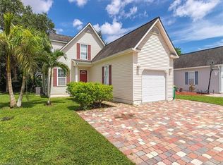 513 Leawood Cir, Naples, FL 34104