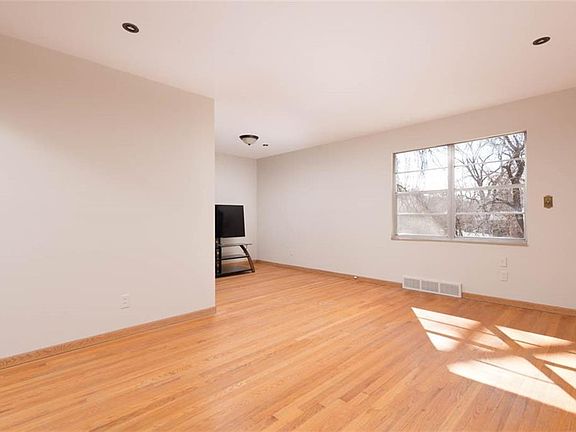 4th image of 503 E 89th St