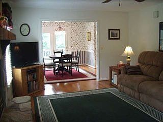 3rd image of 217 Stone Oak Ct
