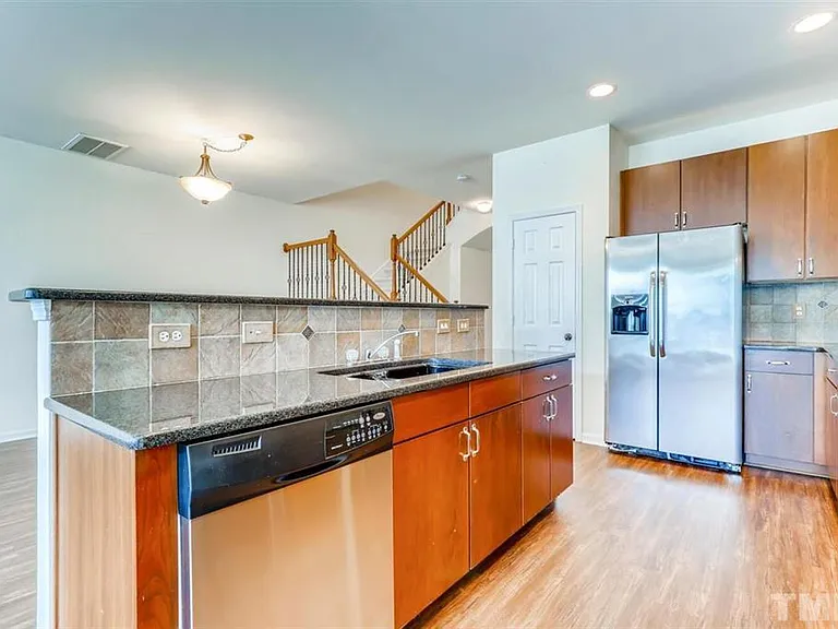 1003 Remington Oaks Cir — Photo 8