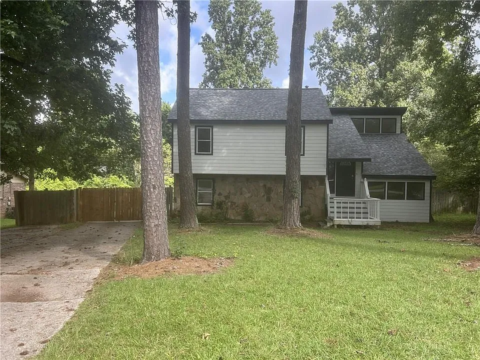 2918 Mockingbird Cir
