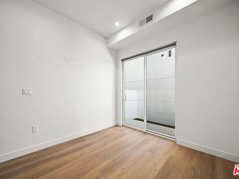 1907 S Corning St #1 — Photo 36