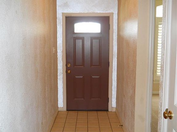 4th image of 1605 Hyde Park Blvd