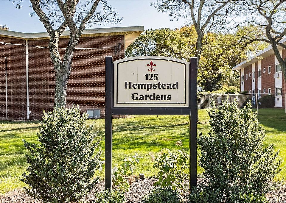 1st image of 125 Hempstead Gardens Dr APT D1d
