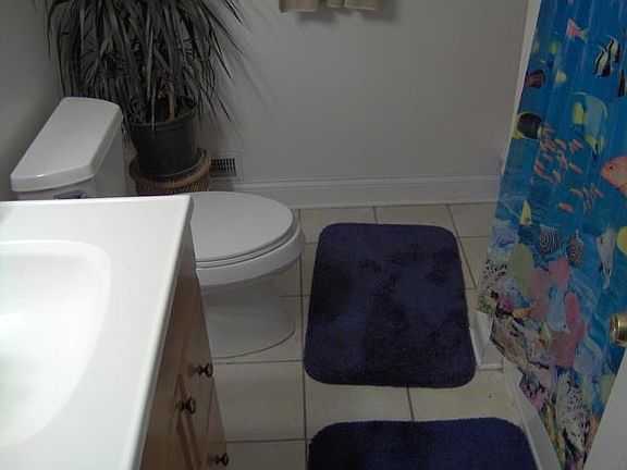 4th image of 1720 W Beach Ave #2F