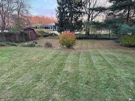 5th image of 3690 Cheyenne Dr SW