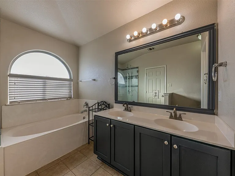 207 Baldwin St — Photo 15