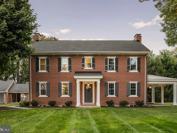 110 E Pine St, Ephrata, PA 17522