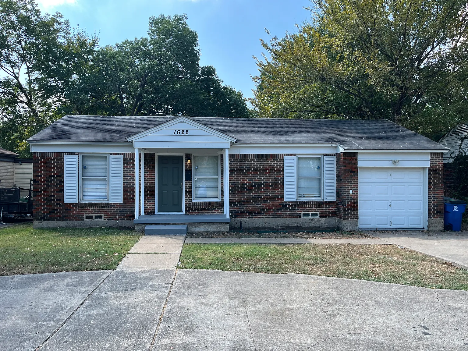 2 bed, 839 sqft, $1,600 — Photo 2