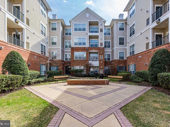 2nd image of 4860 Eisenhower Ave Unit 495
