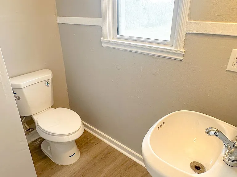 5142 Brooklyn Ave — Photo 17