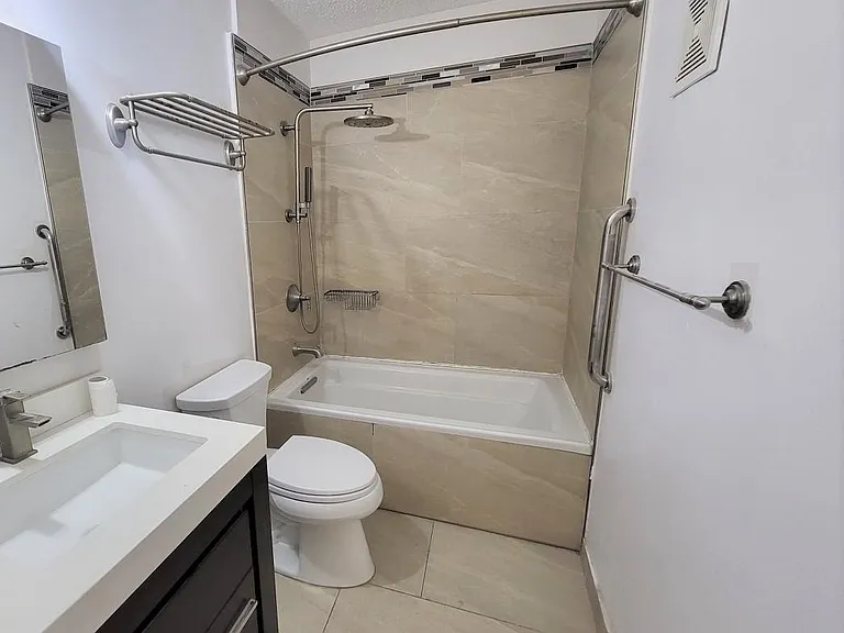 17160 SW 94th Ave — Photo 15