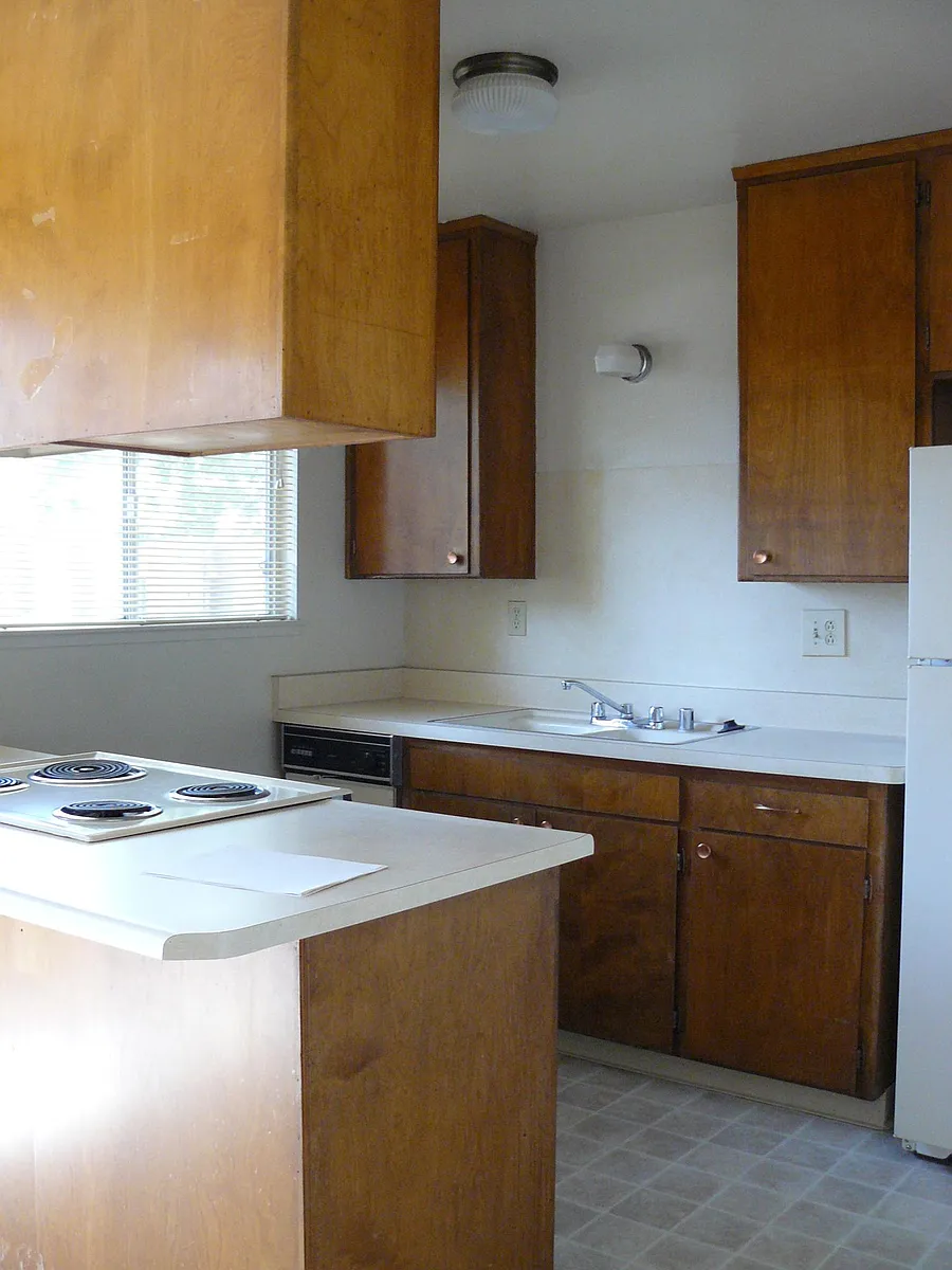 Building Photo - 555 E 3rd Ave
