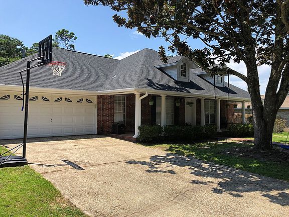 3rd image of 1674 Parkside Cir