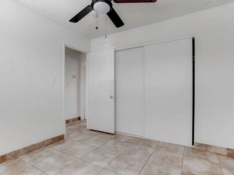 421 N Decatur Blvd — Photo 16