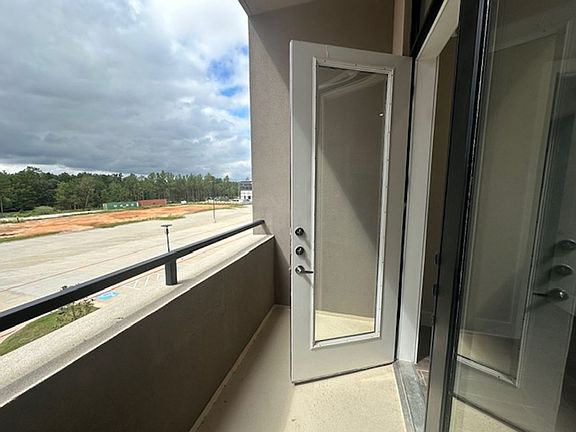 4th image of 900 New Day Ave #223