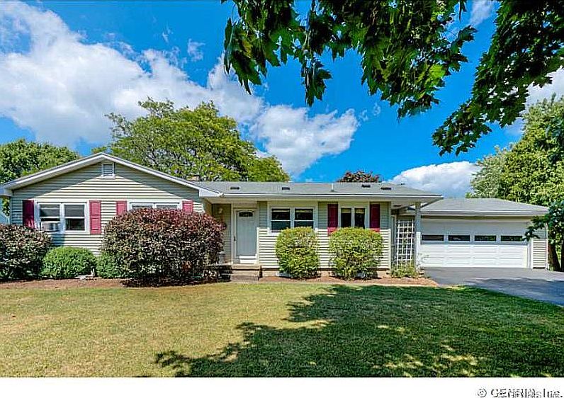 1st image of 16 Hillcrest Dr