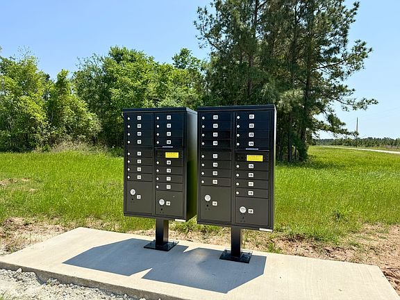 4th image of Lost Creek Rd