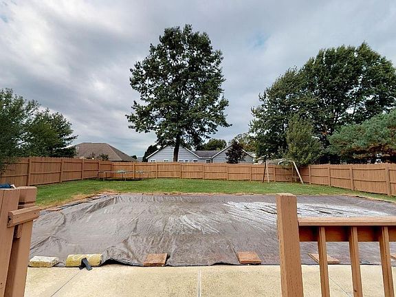 5th image of 922 Tamarack Dr