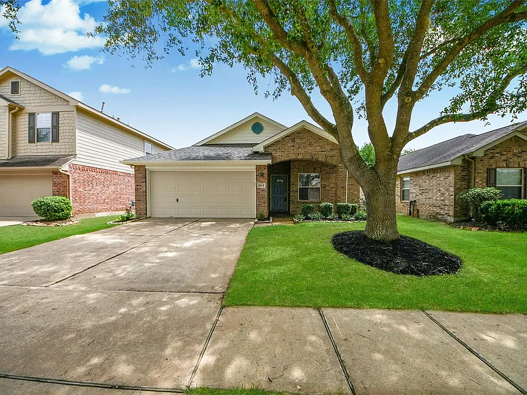26131 Travis Brook Dr — Photo 1