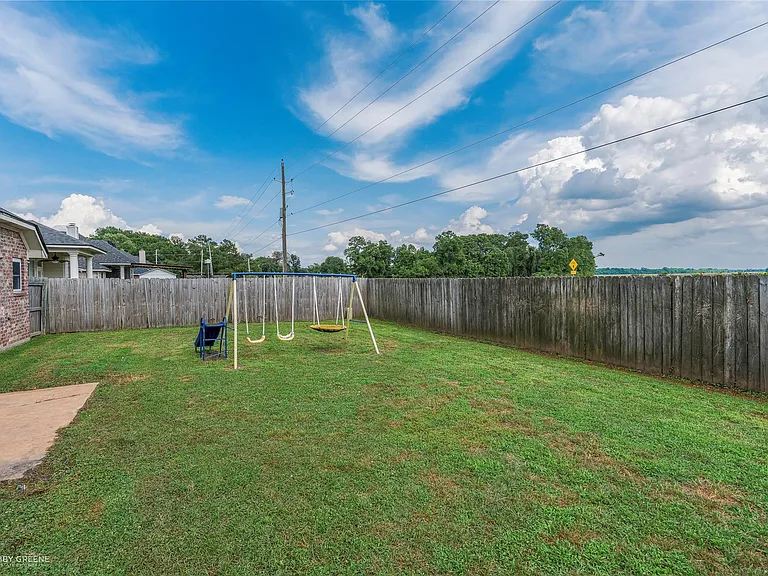 1014 Creole Dr — Photo 17