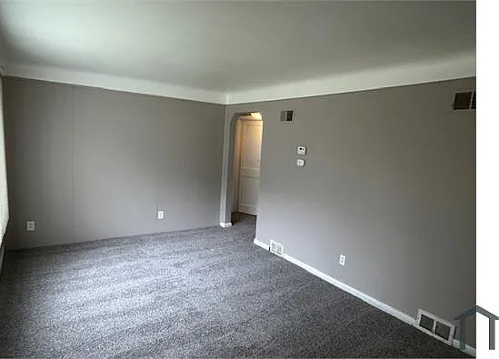 23007 Rosalind Ave — Photo 6