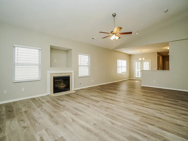 4043 Summerstone Dr — Photo 3