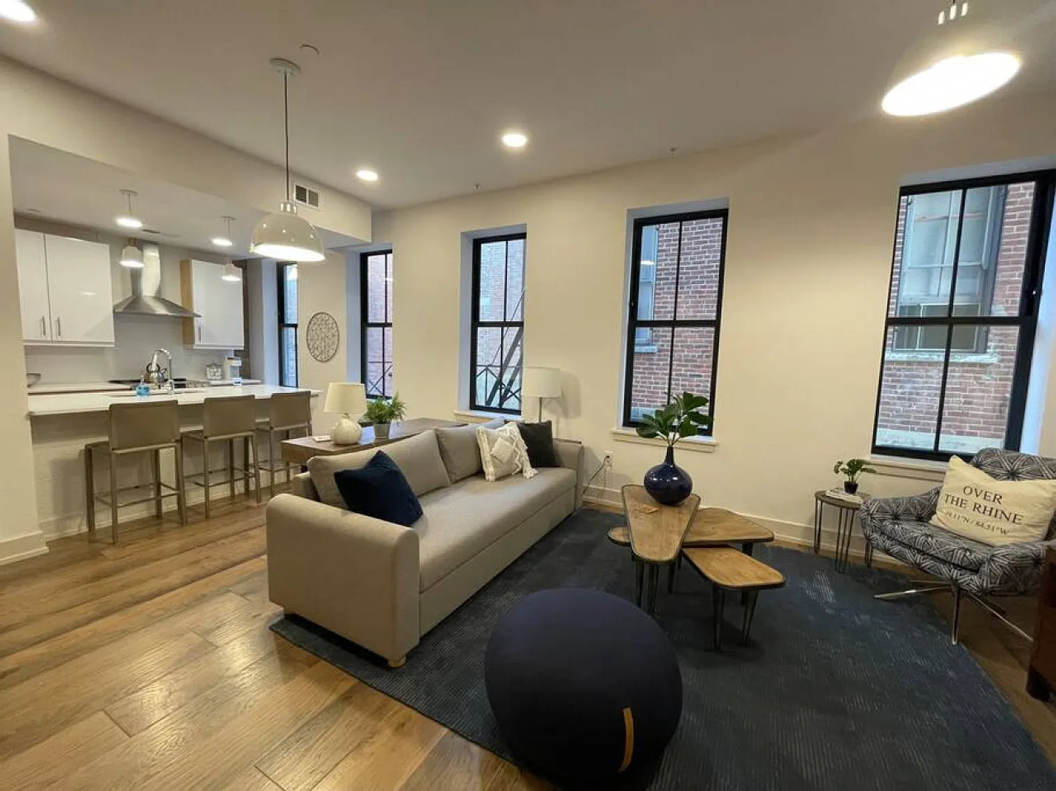 1 bed, 1.0 bath, 710 sqft, $3,087 — Photo 1