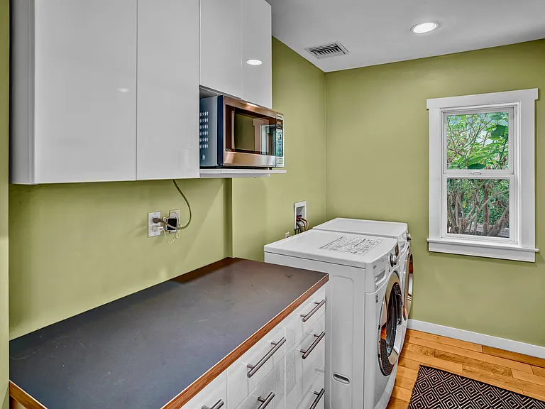 2909 W Clark Ave — Photo 6