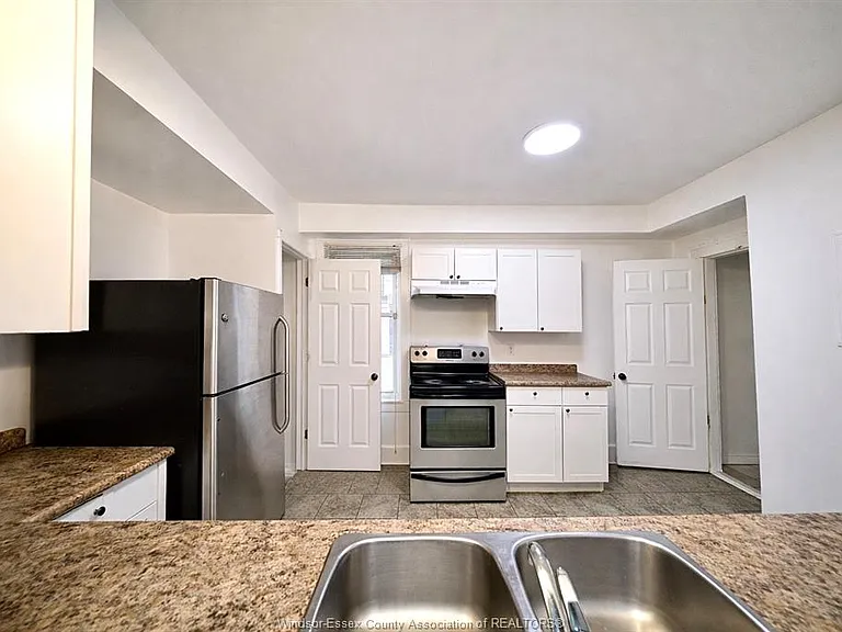 3463 Harris St — Photo 7