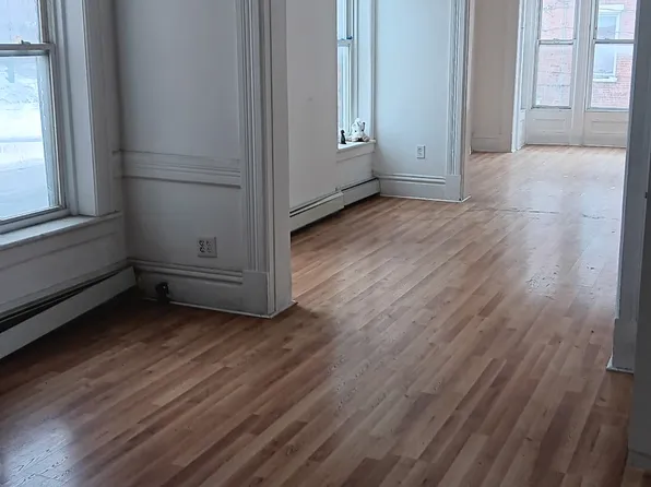 76 Jay St APT 1, Troy, NY 12180