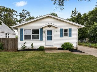 29 34th St SE, Wyoming, MI 49548