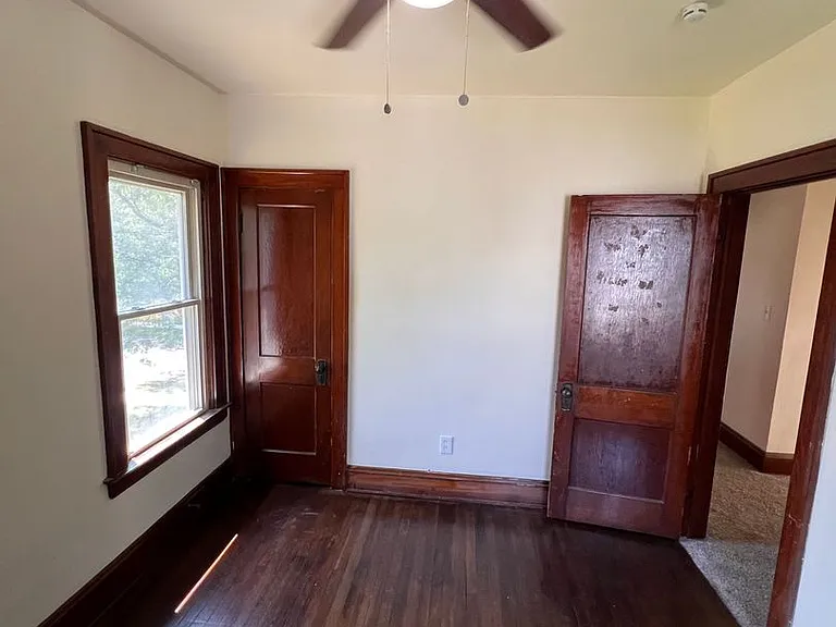 15407 School Ave — Photo 7