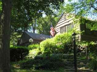 1 Miles Ln, Wakefield, MA 01880