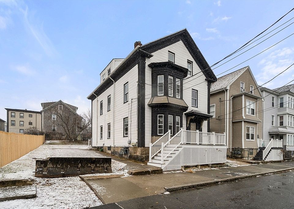 1st image of 1441 Pleasant St