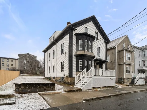 1441 Pleasant St, New Bedford, MA 02740