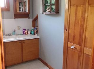 19 Newton St, Proctor, VT 05765