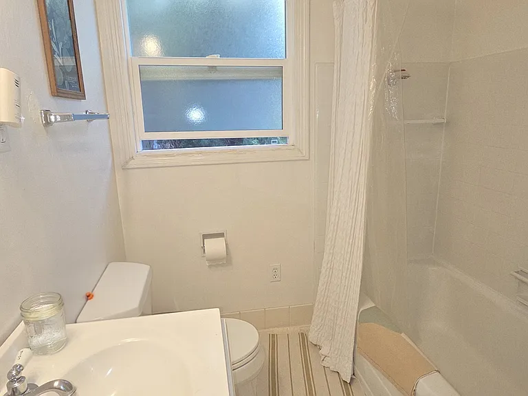680 Alcatraz Ave — Photo 11