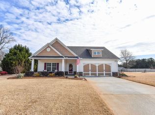 312 Victory Cir, Commerce, GA 30529