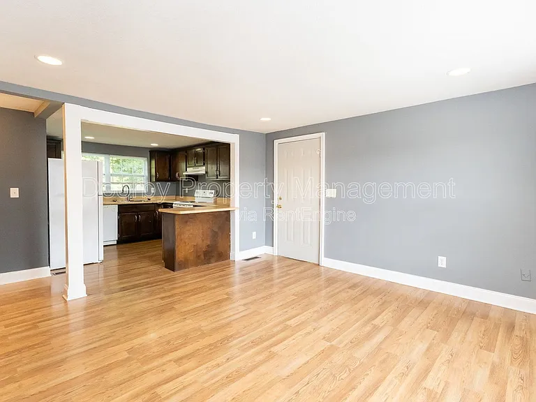 1707 Kirby Ave #C — Photo 2
