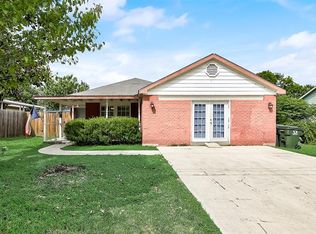102 Bellair Dr, Kyle, TX 78640
