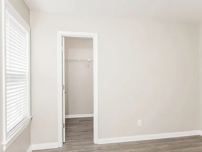 1818 Jefferson Ave — Photo 17