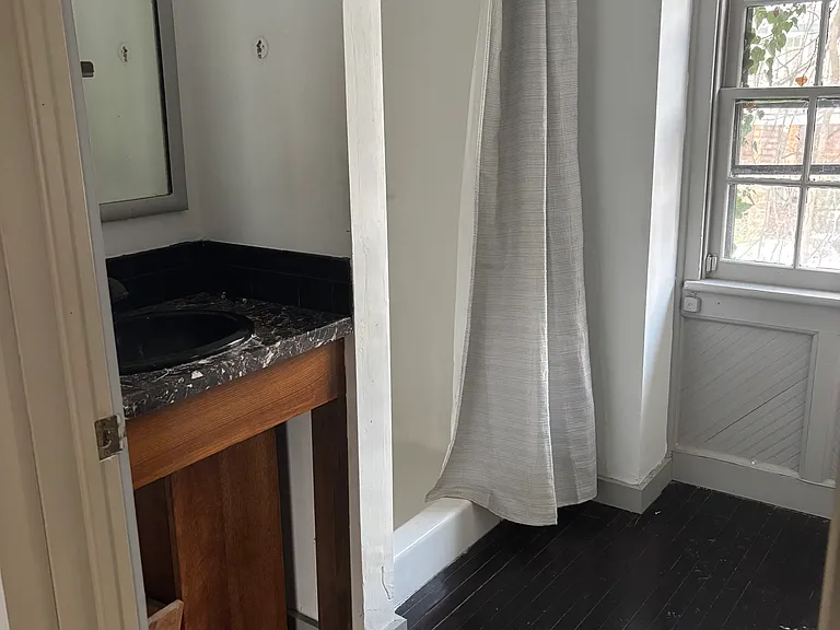 114 Worthington Ave #1 — Photo 2