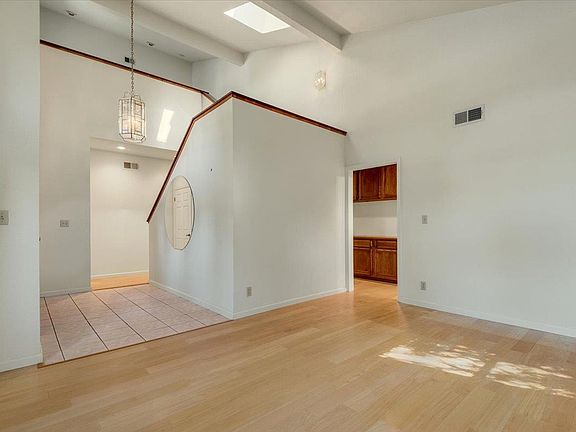 4th image of 575 Georgia Ave